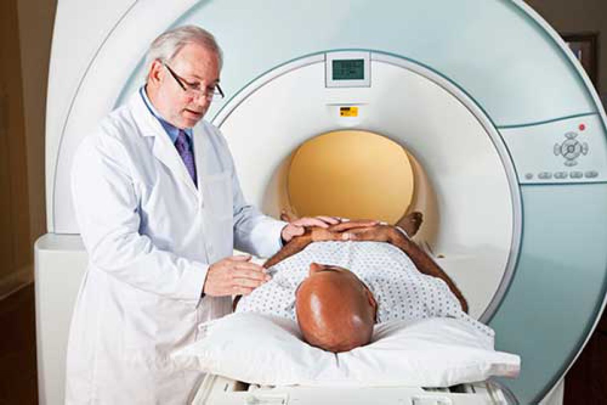 radiologist-and-patient-mri